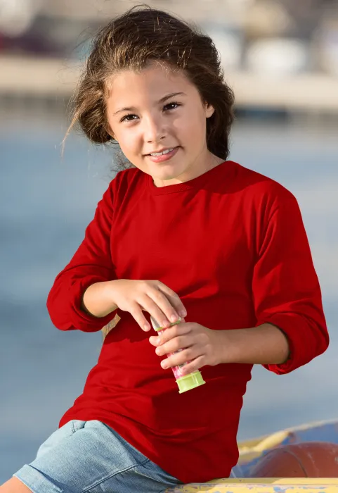 Παιδικό μακρυμάνικο μπλουζάκι, το κόκκινο