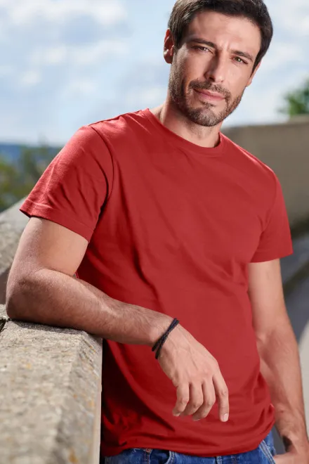 Ανδρικό απλό μπλουζάκι, το κόκκινο